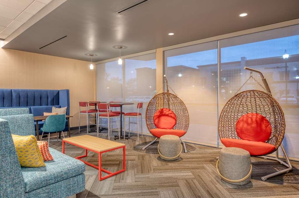 Отель Tru By Hilton Indianapolis Lawrence, In Интерьер фото
